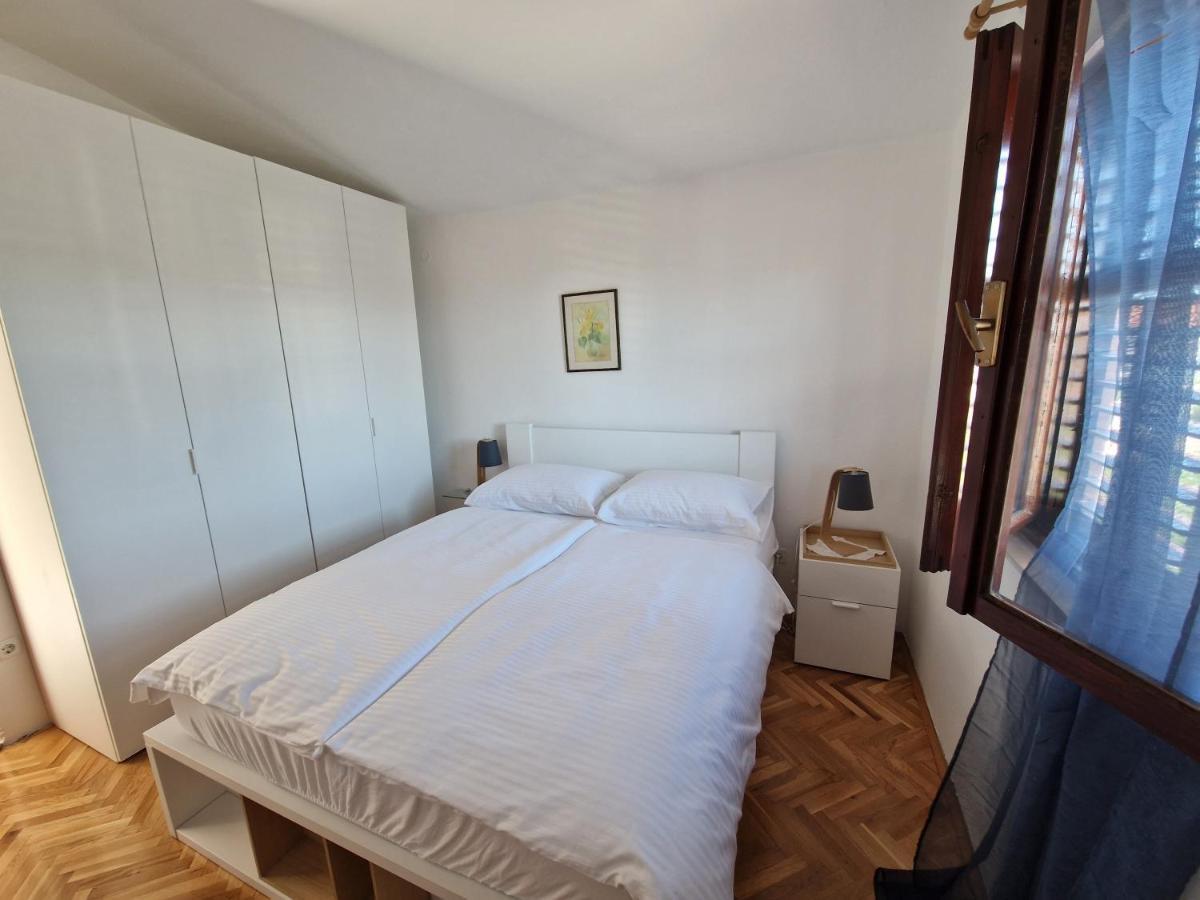 Apartments Dara 罗戈兹尼察 外观 照片