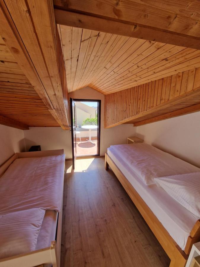 Apartments Dara 罗戈兹尼察 外观 照片
