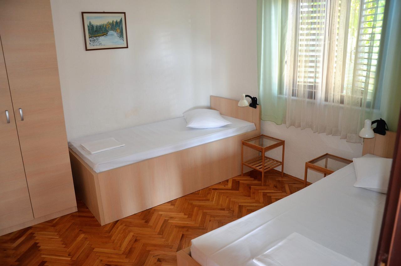 Apartments Dara 罗戈兹尼察 外观 照片