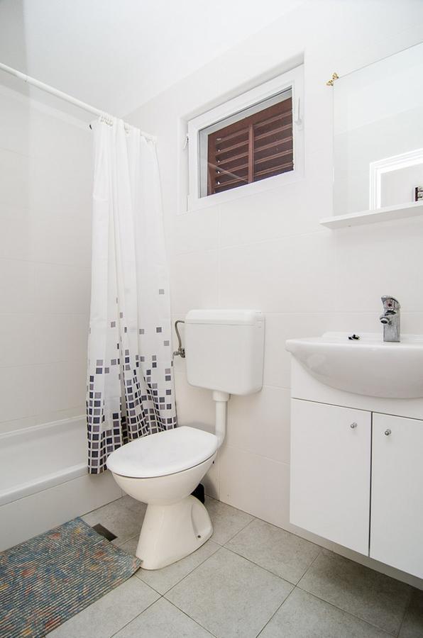 Apartments Dara 罗戈兹尼察 外观 照片